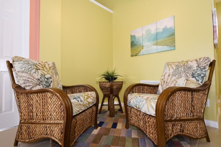 Primary Photo - 8167 Fan Palm Way