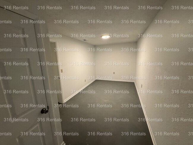 Building Photo - 1101 Hoch