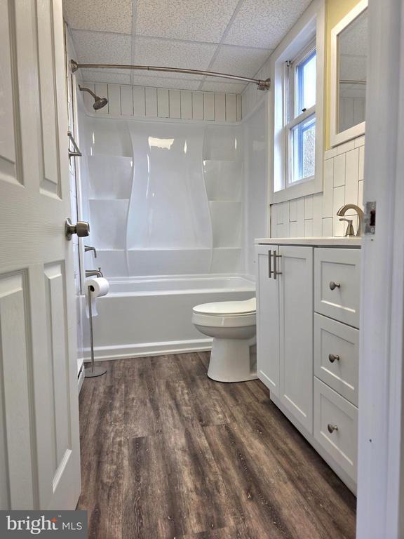 Building Photo - 17 S Jackson St