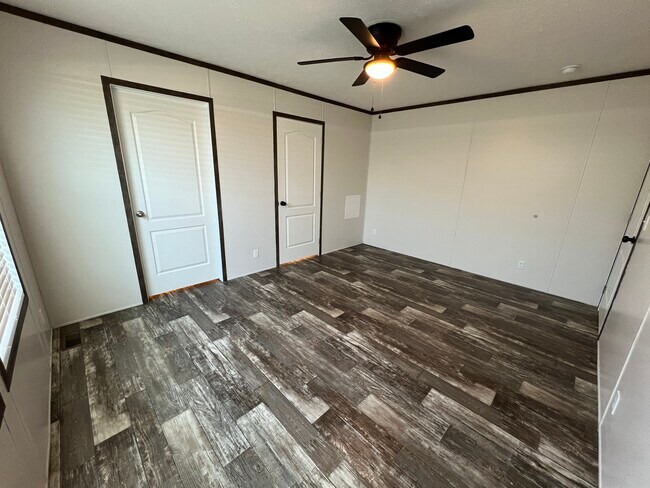 Building Photo - 38140 Ducharme Dr