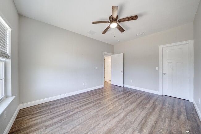 Building Photo - 742 Vista del Sol Ln