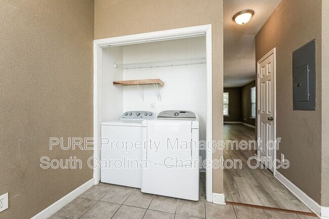 Building Photo - 3891 Four Poles Park Dr