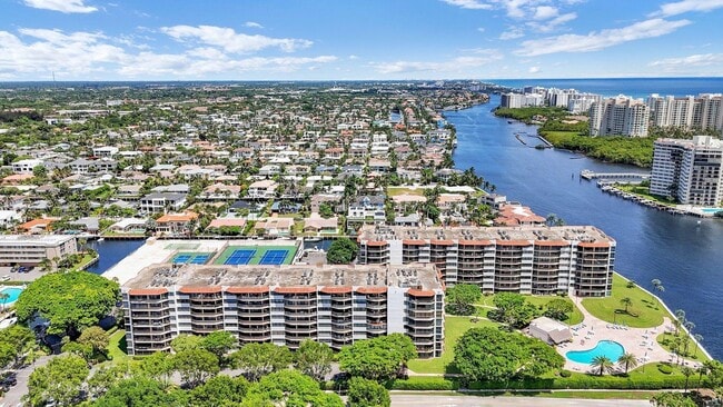 Building Photo - 899 Jeffery St