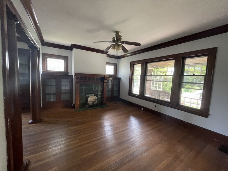 Living room - 2654 E 130th St