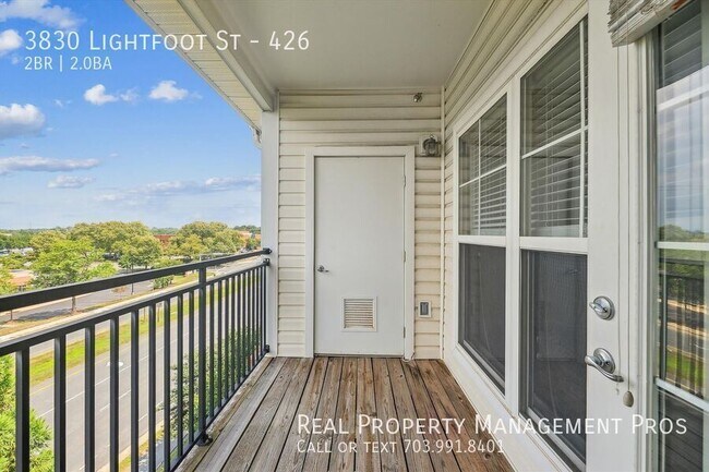 Building Photo - 3830 Lightfoot St