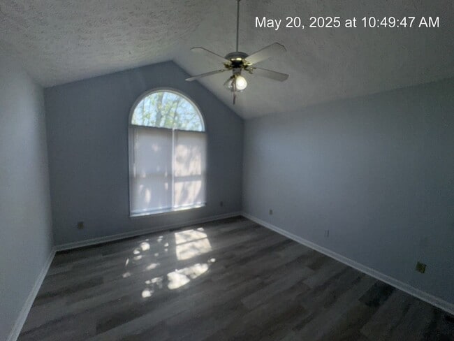 Building Photo - 1222 Skyline Dr