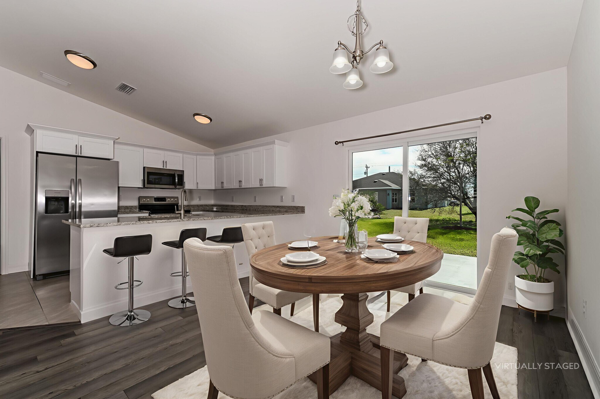 Building Photo - 106 NW 24th Terrace