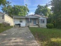Building Photo - 844 Dent St