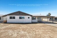 Building Photo - 3321 W Laurel Ln