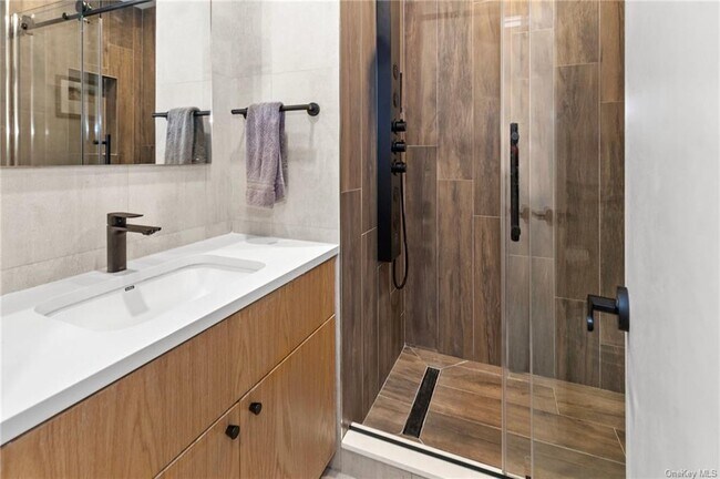 Building Photo - 150 N Bedford Rd