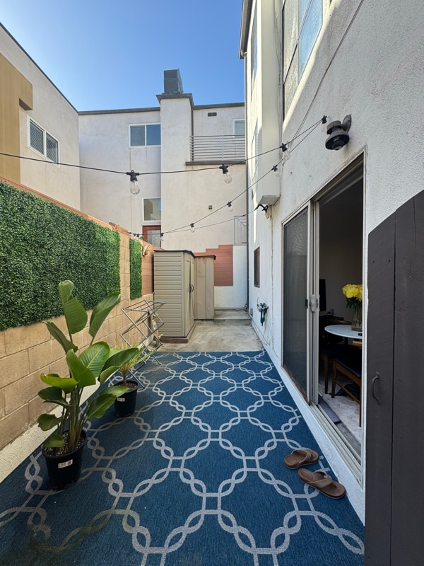 Building Photo - 4015 Crest Dr