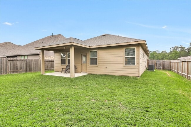 Building Photo - 18806 Legend Oaks Dr