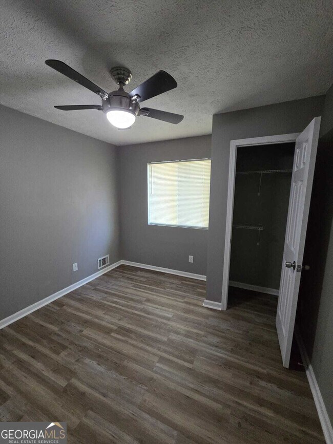 Building Photo - 2660 Turner Valley Cir SW