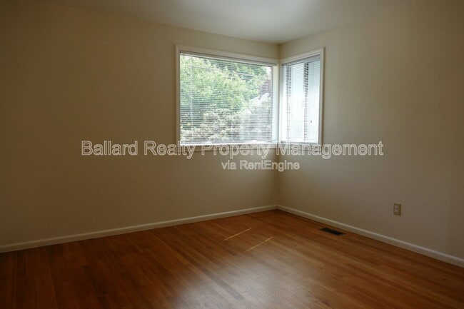 Building Photo - 6527 25th Ave NW