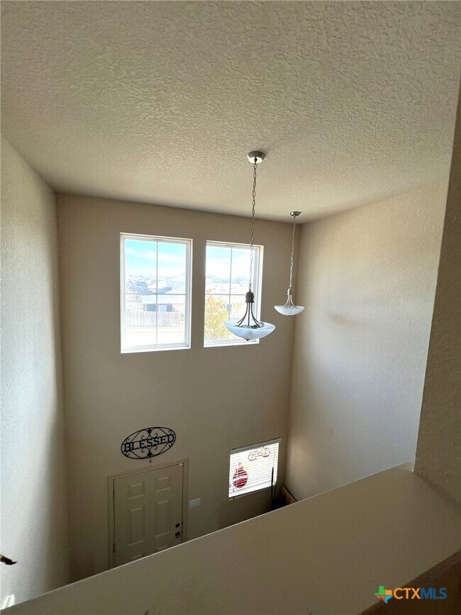 Building Photo - 1057 Clarkston Dr