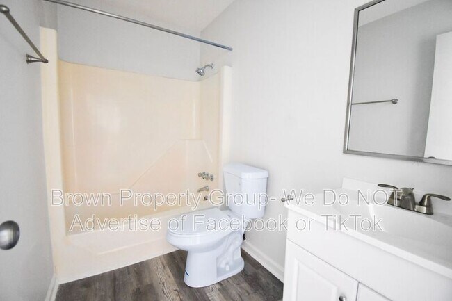 Building Photo - 2113 Grand Prix Dr