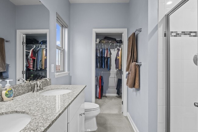 Building Photo - Elevated Old Town Ashburn Living: A Four-L...