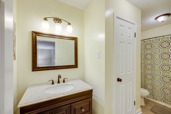 Building Photo - 3 Bedroom Home in Mechanicsville ***Availa...