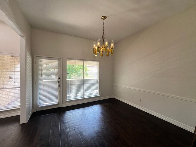 Building Photo - 10432 High Hollows Dr