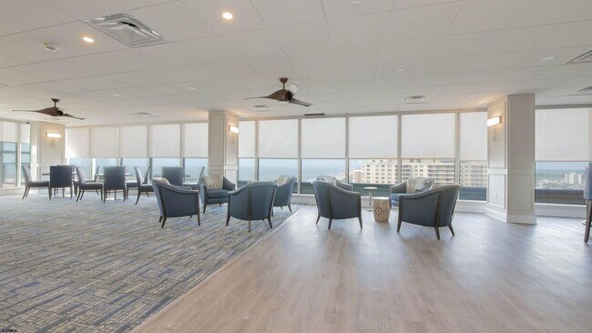Building Photo - 4800 Boardwalk-400-400