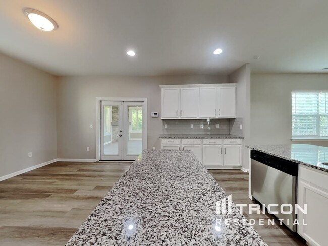 Building Photo - 151 N Great White Way