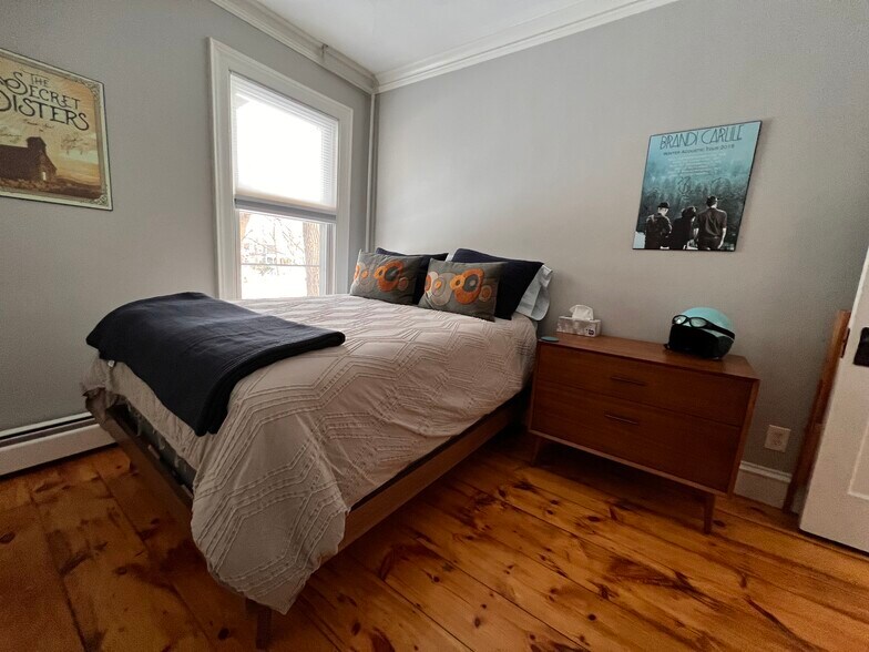 Building Photo - 450 Preble St