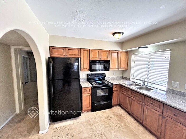 Building Photo - 4319 N 79th Dr