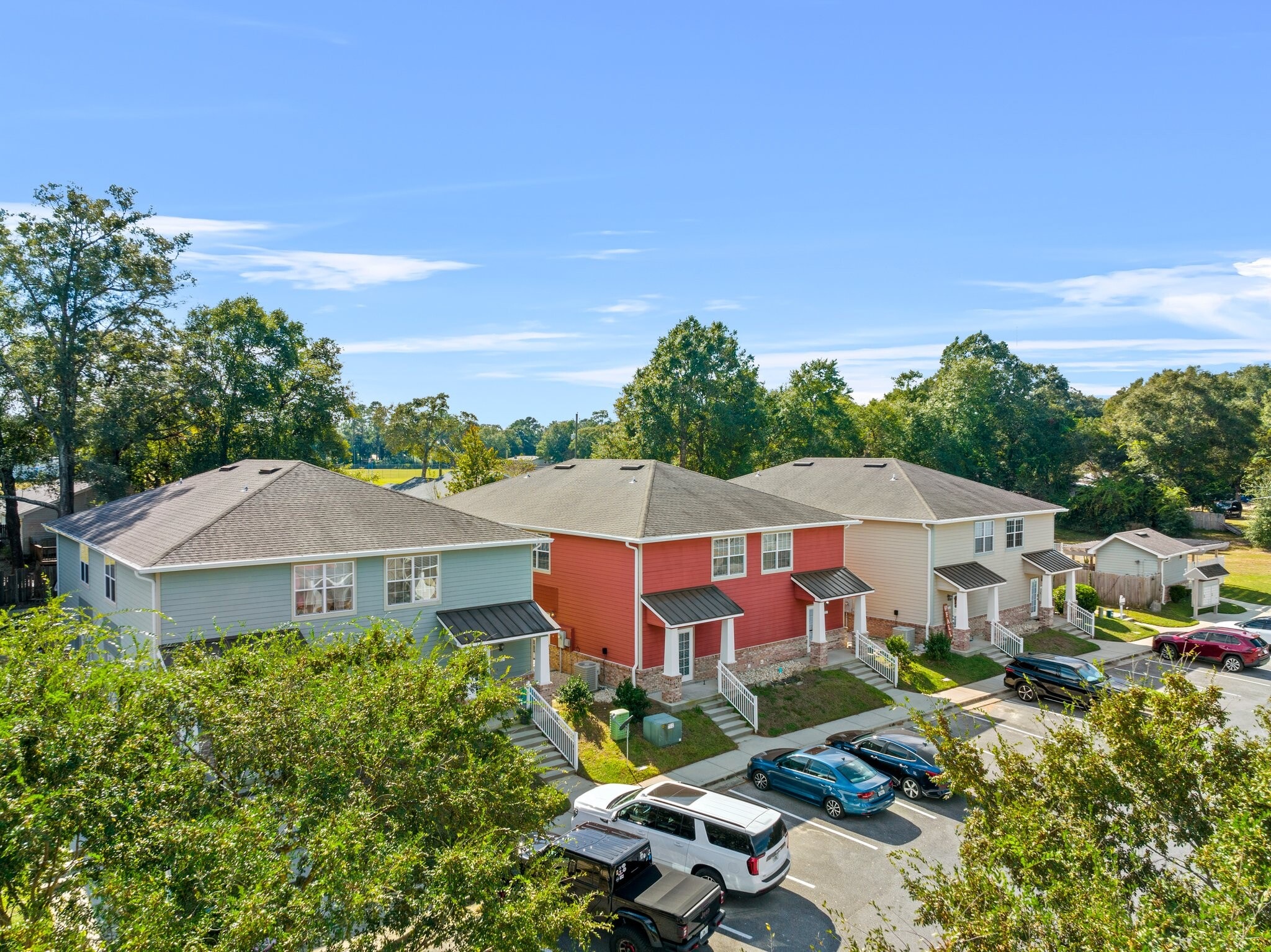 Building Photo - 833 Arbor Lake Dr