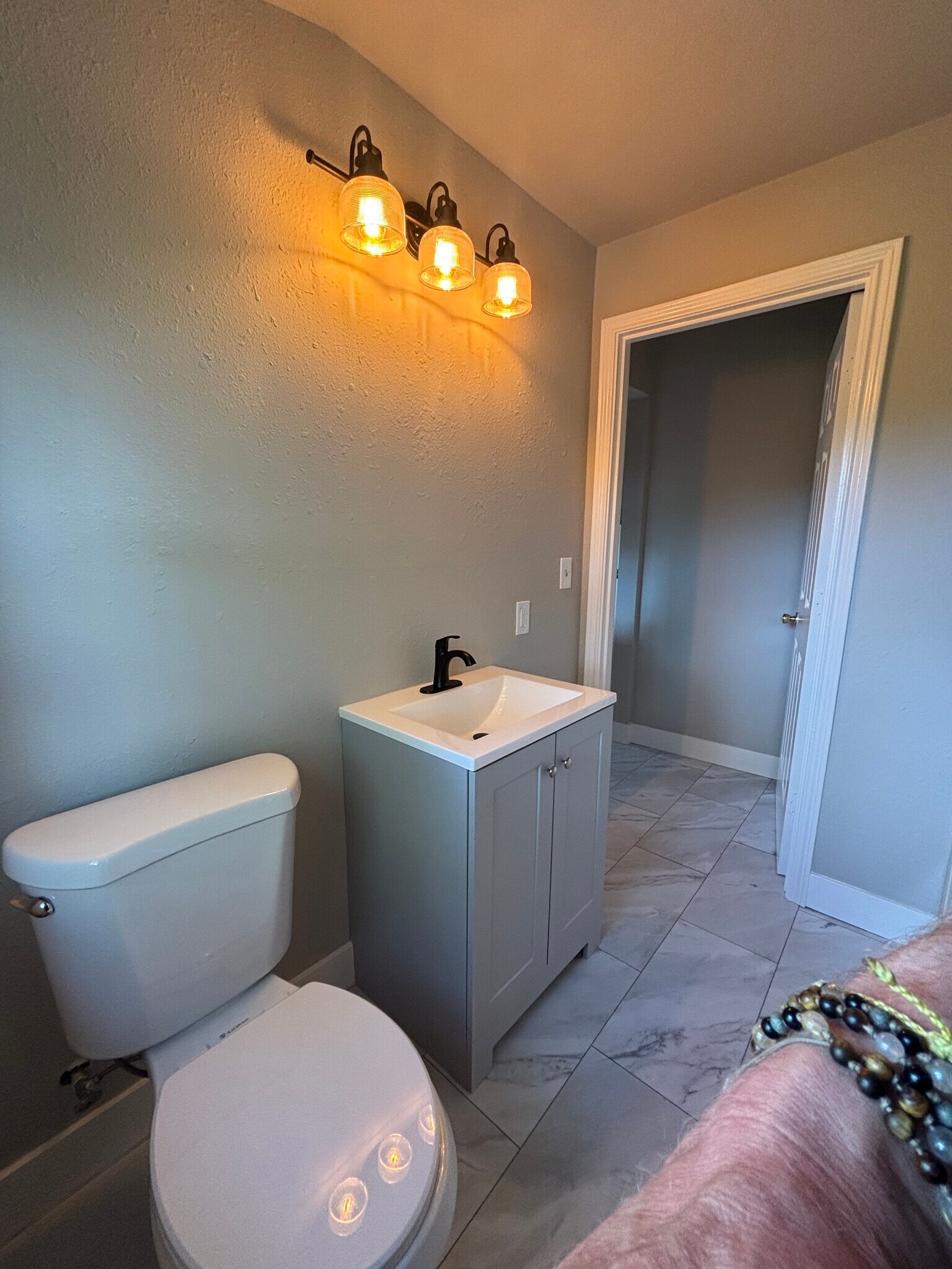 Building Photo - 8015 N John Ave