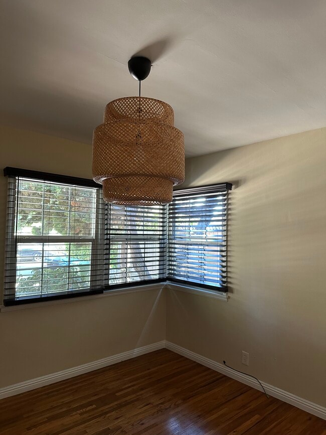 Building Photo - 2133 Glyndon Ave