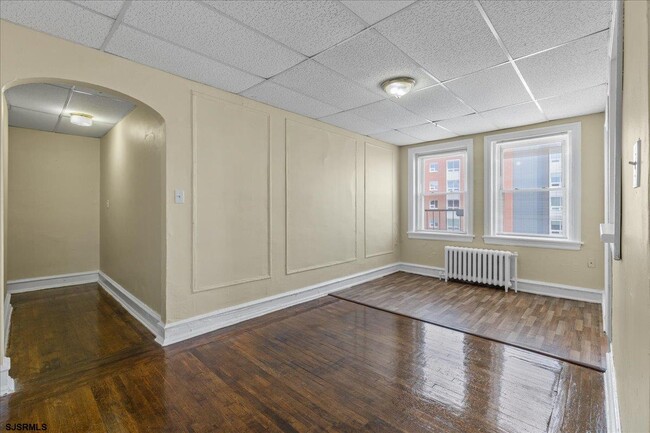 Building Photo - 2 S Hartford Ave