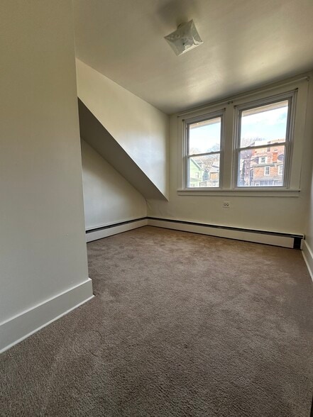 BDRM - 1059 North Ave