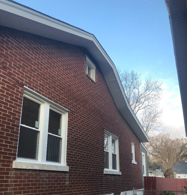 Building Photo - 321 Glendora Ave