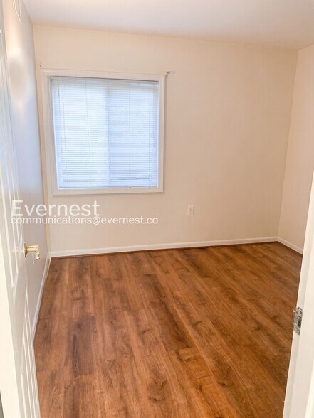 Building Photo - 1528 Northgate Square