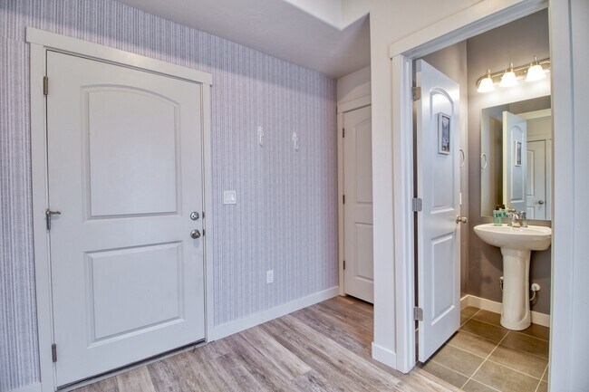 Building Photo - 412 S Willow Leaf Rd