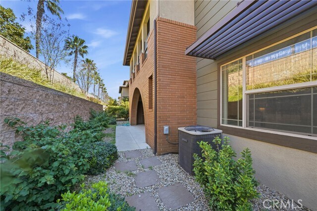 Building Photo - 12422 Benton Dr