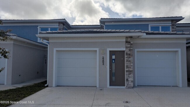 Building Photo - 1635 Par St NE