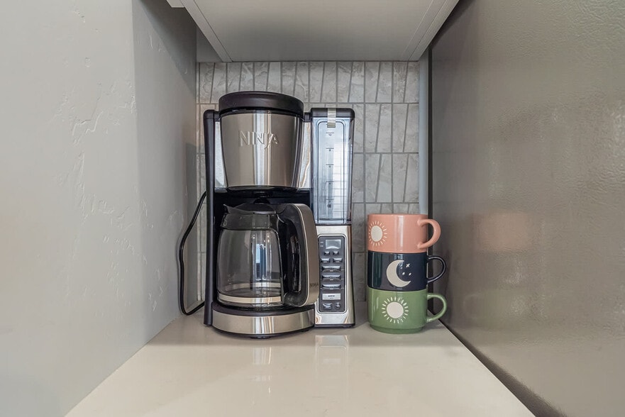 Building Photo - 1424 W Bass River Dr