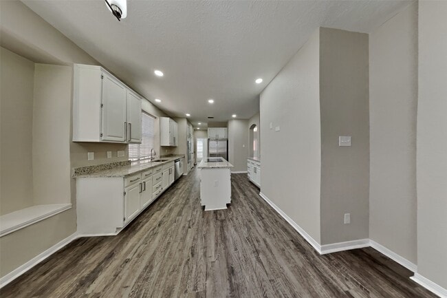 Building Photo - 17126 Hamilwood Dr