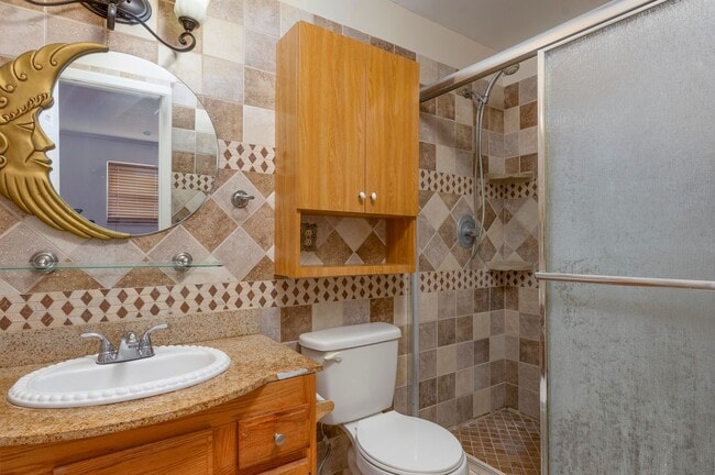 Building Photo - 3/2 Ranch with great outdoor space