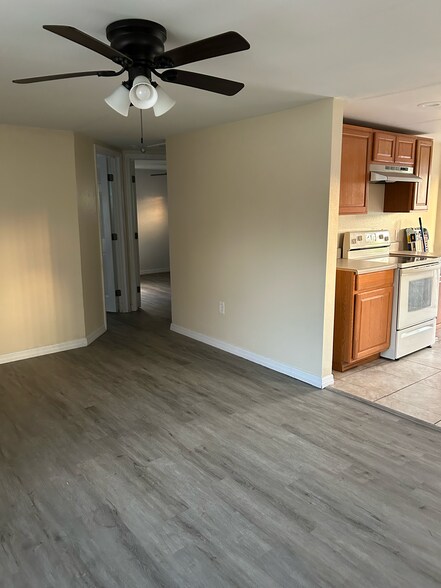 Building Photo - 211 Jane Ave