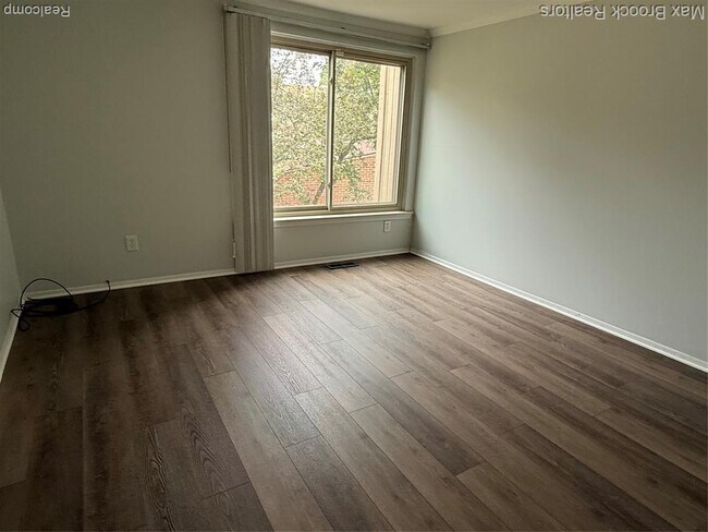 Building Photo - 7422 Azalea Ct