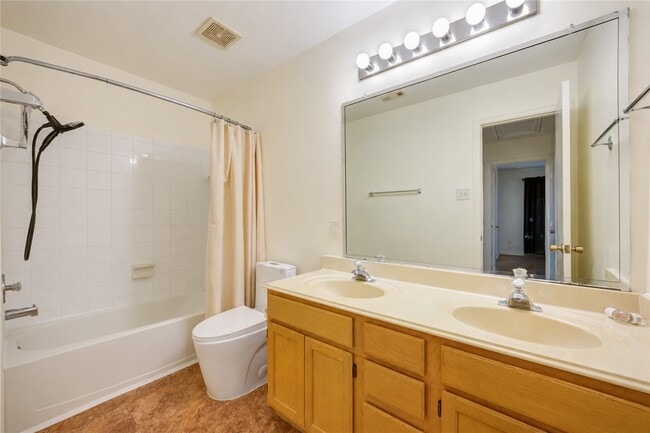 Building Photo - 1215 Whisper Trace Ct