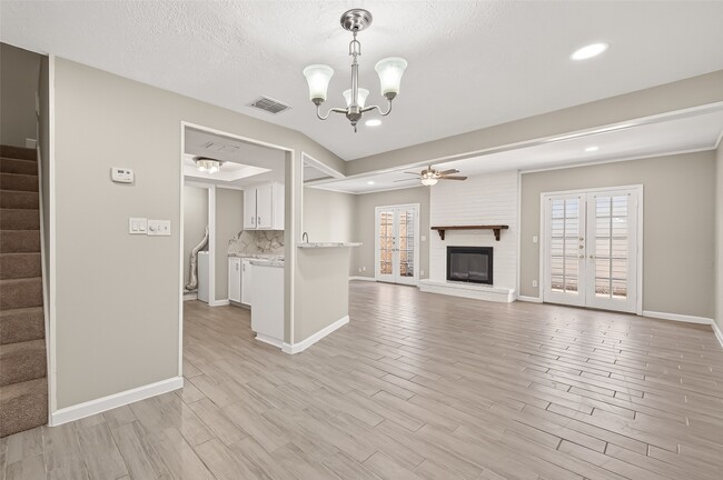 Building Photo - 10738 Briar Forest Dr