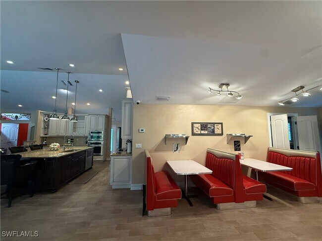 Building Photo - 2347 Coach House Ln