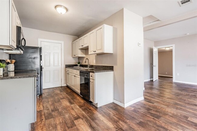 Building Photo - 5475 70th Ln N