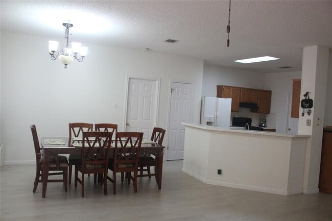 Building Photo - 16800 Tomcat Dr