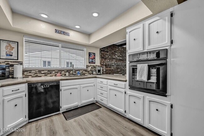 Building Photo - 1490 Foster Dr