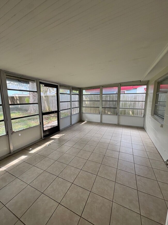 Building Photo - 4606 Eastwood Ln