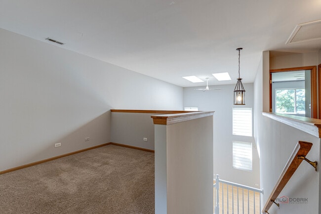 Building Photo - 708 Valley View Ct